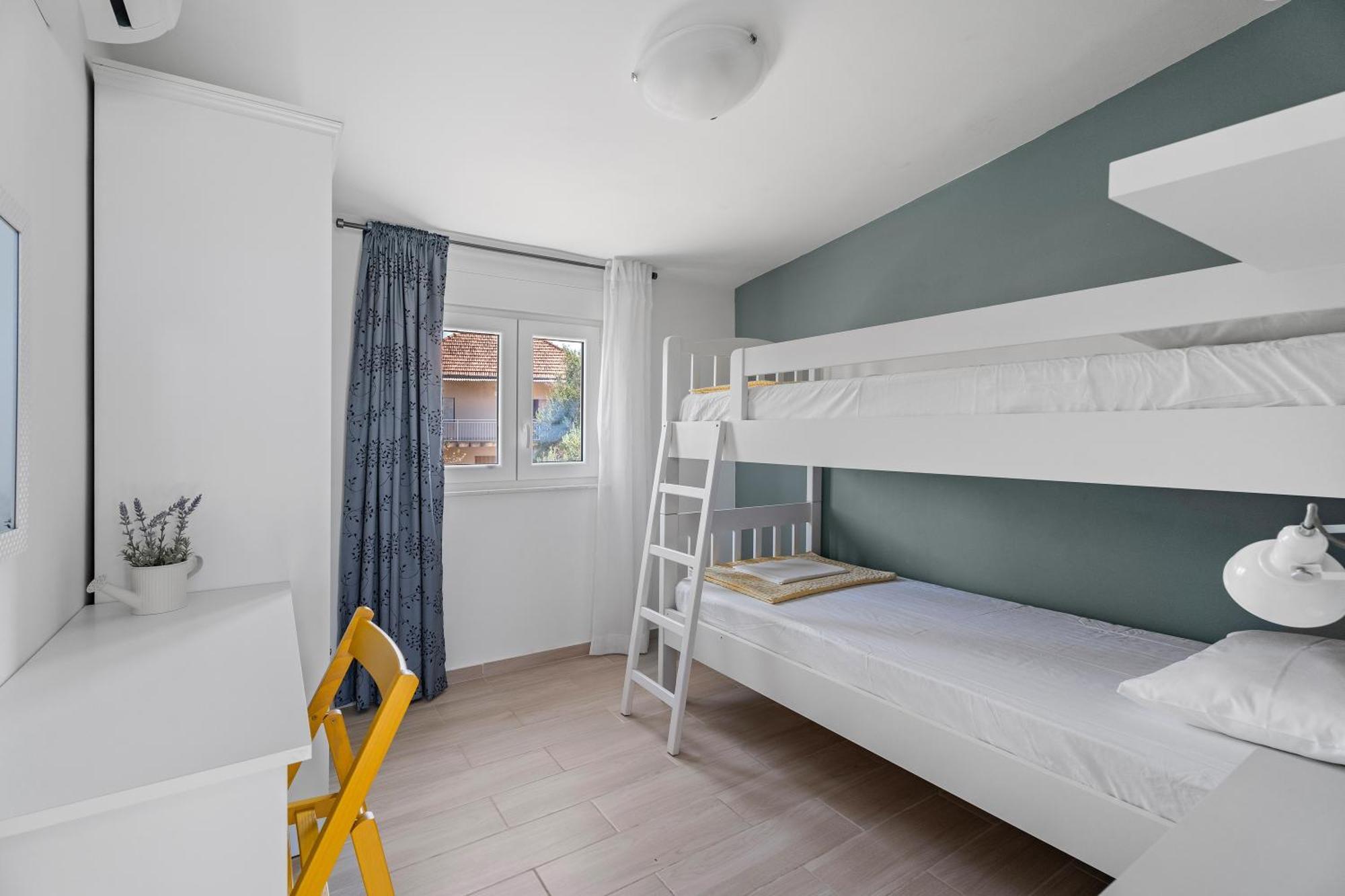 Seaside House For Families With Children Kanica, Rogoznica - 16304 Phòng bức ảnh